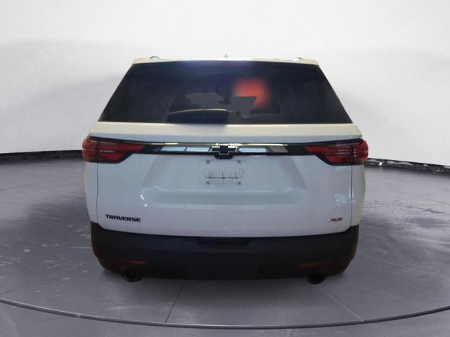 1GNERJKW3NJ108172 - 2022 CHEVROLET TRAVERSE RS WHITE photo 6