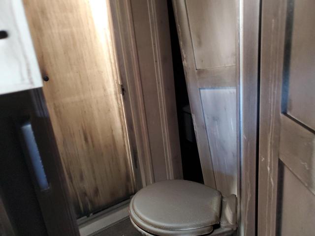 4YDFAVT28NE761822 - 2022 KEYSTONE AVALANCHE ორფეროვანი ფოტო 5