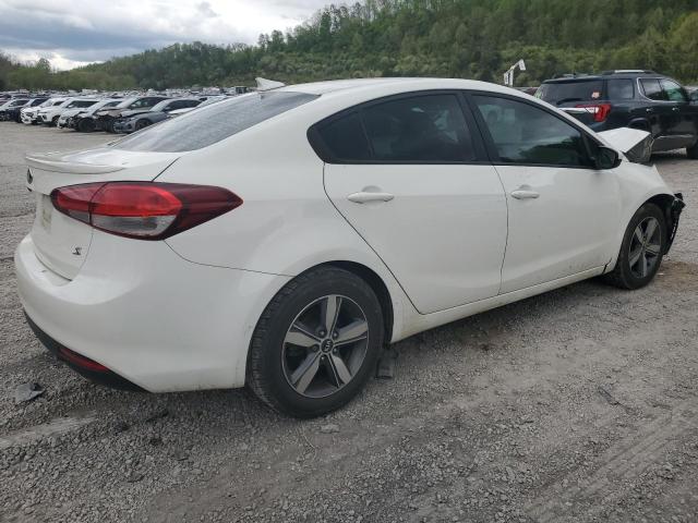 3KPFL4A70JE187625 - 2018 KIA FORTE LX WHITE photo 3