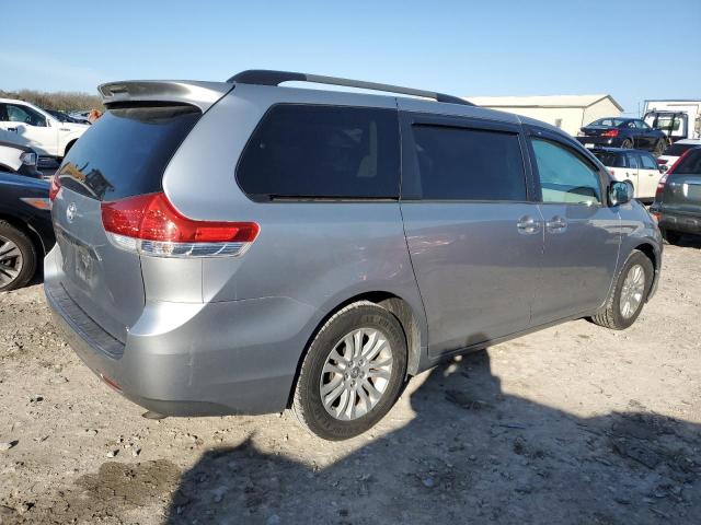 5TDYK3DCXCS278957 - 2012 TOYOTA SIENNA XLE Silber Foto 3