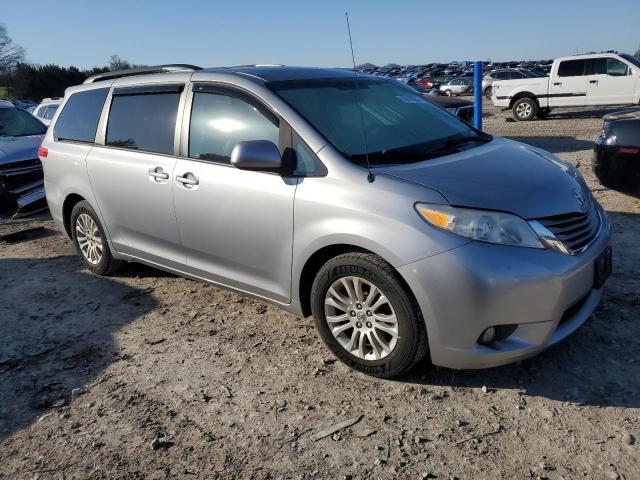 5TDYK3DCXCS278957 - 2012 TOYOTA SIENNA XLE Silber Foto 4