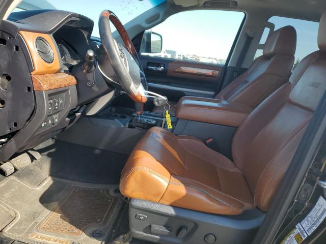 5TFAY5F12EX404586 - 2014 TOYOTA TUNDRA CREWMAX PLATINUM შავი ფოტო 7