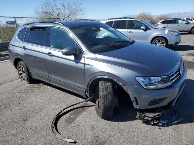 3VV3B7AX4KM143031 - 2019 VOLKSWAGEN TIGUAN SE 灰色 照片 4