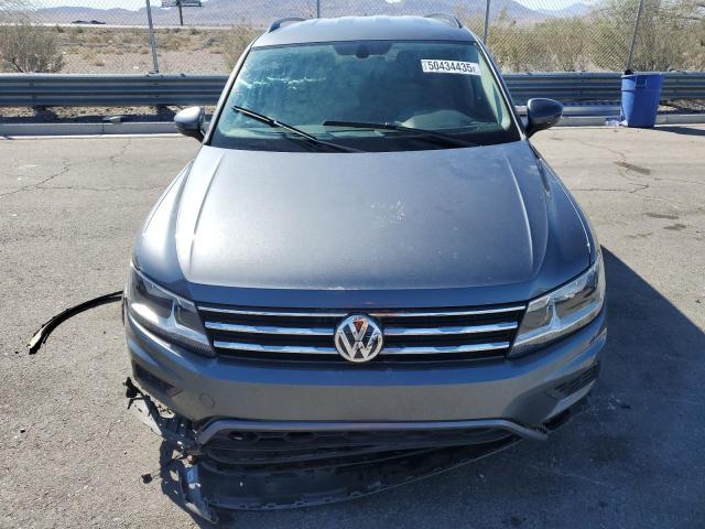 3VV3B7AX4KM143031 - 2019 VOLKSWAGEN TIGUAN SE 灰色 照片 5