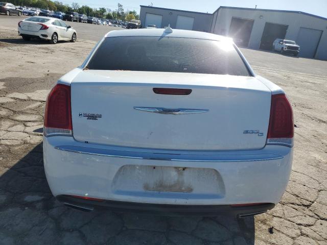 2C3CCAEG4HH564357 - 2017 CHRYSLER 300C WHITE photo 6