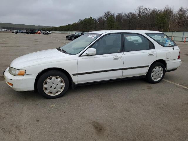 1HGCE1822VA006363 - 1997 HONDA ACCORD LX WHITE photo 1