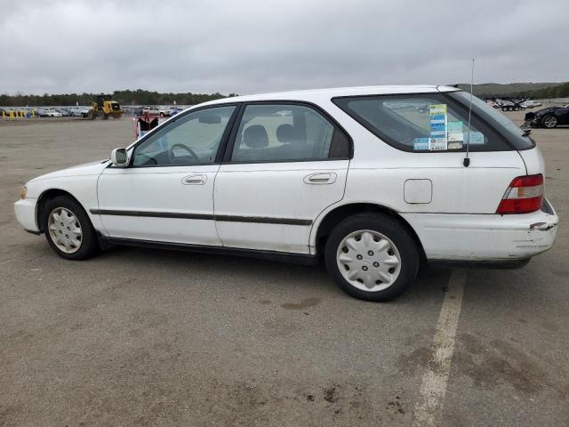 1HGCE1822VA006363 - 1997 HONDA ACCORD LX WHITE photo 2