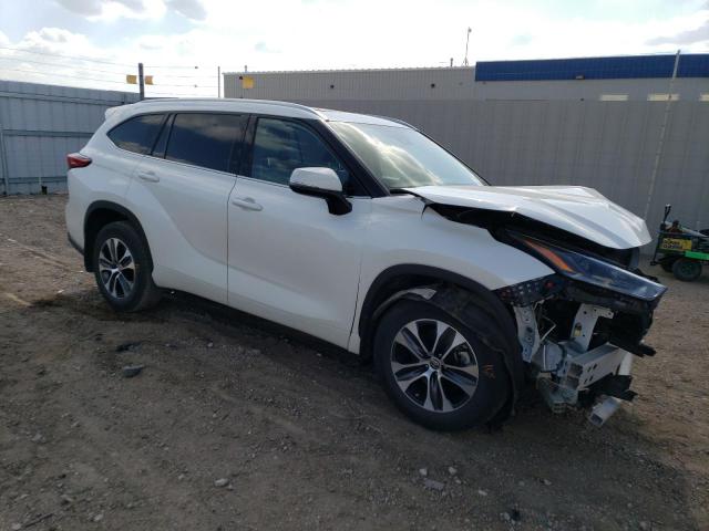 5TDGZRBH1MS062165 - 2021 TOYOTA HIGHLANDER XLE WHITE photo 4