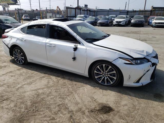 58AD21B11LU007516 - 2020 LEXUS ES 300H WHITE photo 4