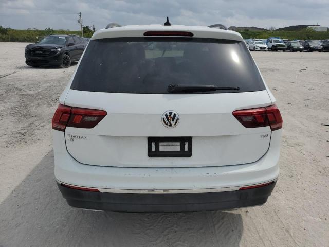 3VV3B7AX8JM074262 - 2018 VOLKSWAGEN TIGUAN SE WHITE photo 6