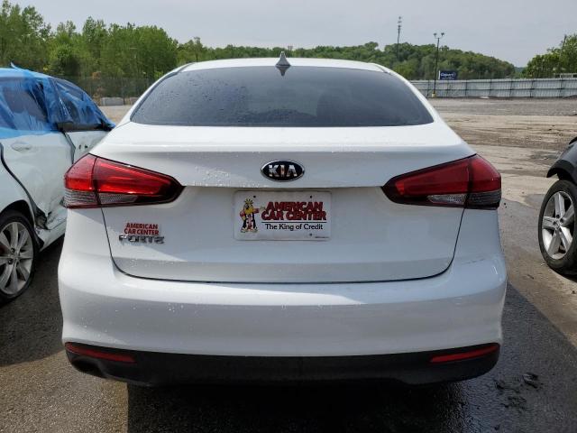 3KPFK4A73HE079416 - 2017 KIA FORTE LX WHITE photo 6