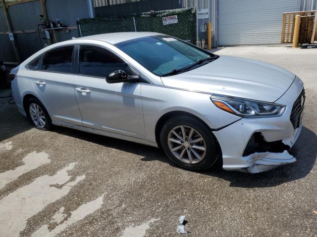 5NPE24AF0KH786995 - 2019 HYUNDAI SONATA SE SILVER photo 4