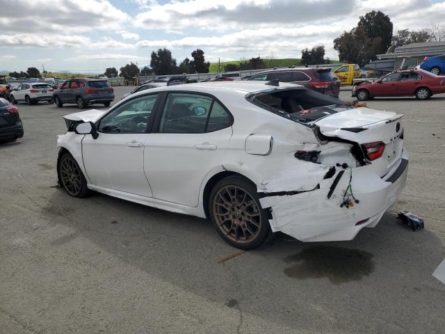 4T1T11AK1RU232477 - 2024 TOYOTA CAMRY SE NIGHT SHADE WHITE photo 2