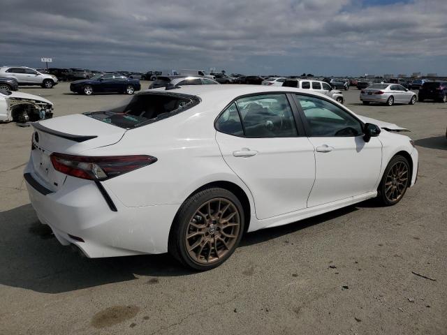 4T1T11AK1RU232477 - 2024 TOYOTA CAMRY SE NIGHT SHADE WHITE photo 3