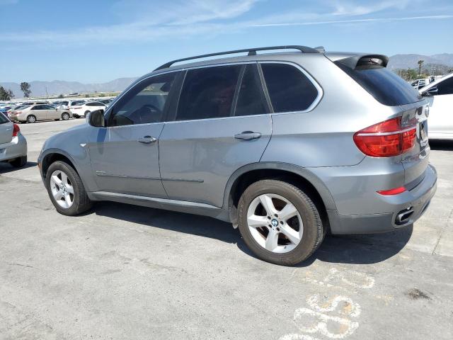 5UXZV8C57BL418229 - 2011 BMW X5 XDRIVE50I GRAY photo 2