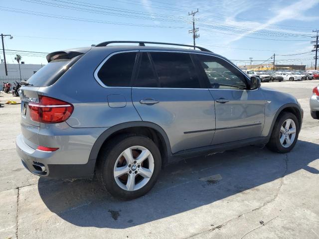 5UXZV8C57BL418229 - 2011 BMW X5 XDRIVE50I GRAY photo 3