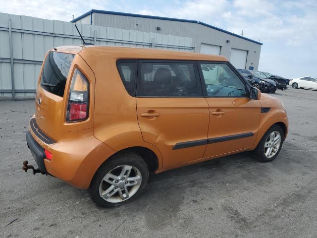 KNDJT2A2XB7316894 - 2011 KIA SOUL + GOLD photo 3