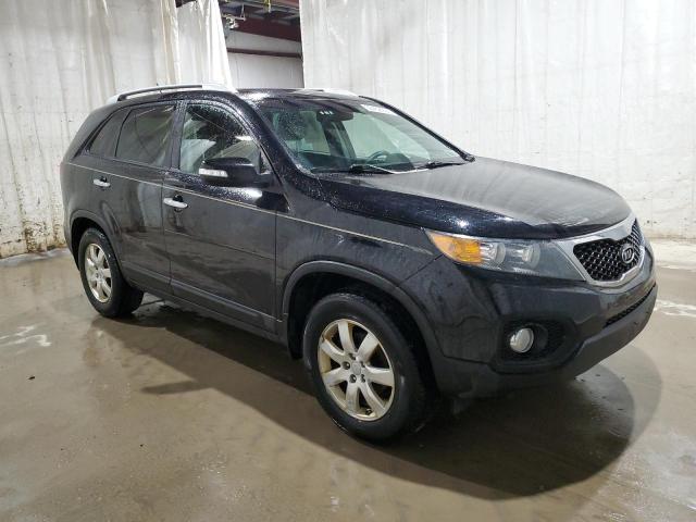 5XYKT3A69DG337884 - 2013 KIA SORENTO LX BLUE photo 4