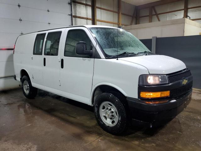 1GCWGAFP0M1311086 - 2021 CHEVROLET EXPRESS G2 WHITE photo 4