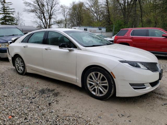 3LN6L2G93GR601118 - 2016 LINCOLN MKZ WHITE photo 4