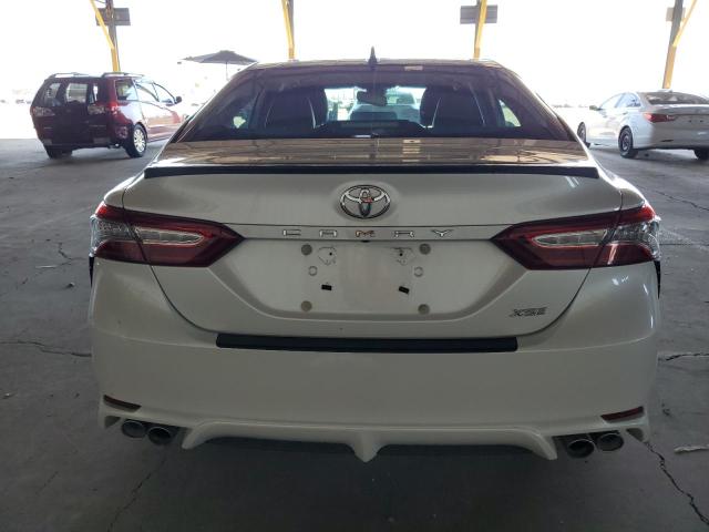 4T1B61HKXKU220319 - 2019 TOYOTA CAMRY XSE WHITE photo 6