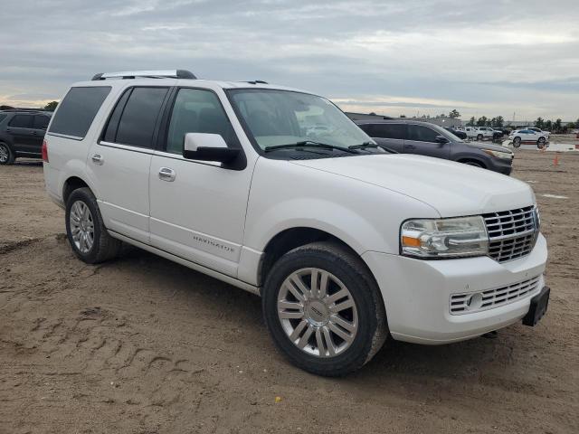 5LMJJ2H55DEL07940 - 2013 LINCOLN NAVIGATOR WHITE photo 4