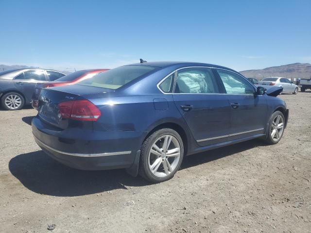 1VWBV7A36FC011598 - 2015 VOLKSWAGEN PASSAT SE BLUE photo 3