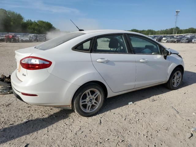 3FADP4BJ4KM163041 - 2019 FORD FIESTA SE WHITE photo 3