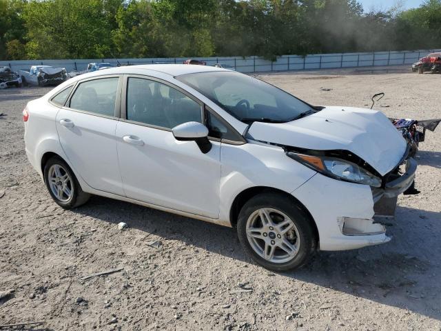 3FADP4BJ4KM163041 - 2019 FORD FIESTA SE WHITE photo 4