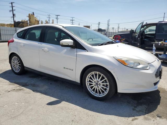 1FADP3R45EL169916 - 2014 FORD FOCUS BEV WHITE photo 4