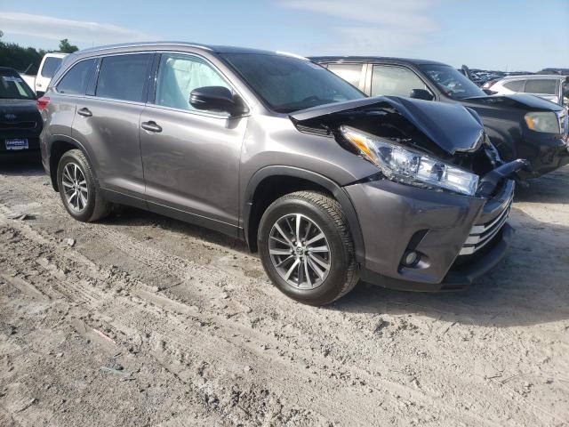 5TDJZRFH8KS562790 - 2019 TOYOTA HIGHLANDER SE GRAY photo 4