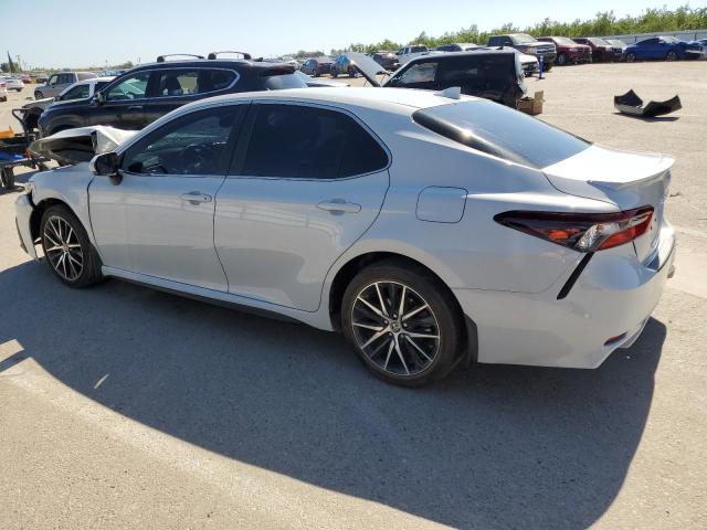 4T1S11AK3PU137556 - 2023 TOYOTA CAMRY SE NIGHT SHADE GRAY photo 2