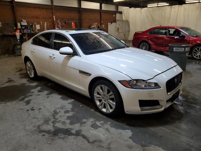 SAJBJ4BV4HCY39859 - 2017 JAGUAR XF PREMIUM WHITE photo 4