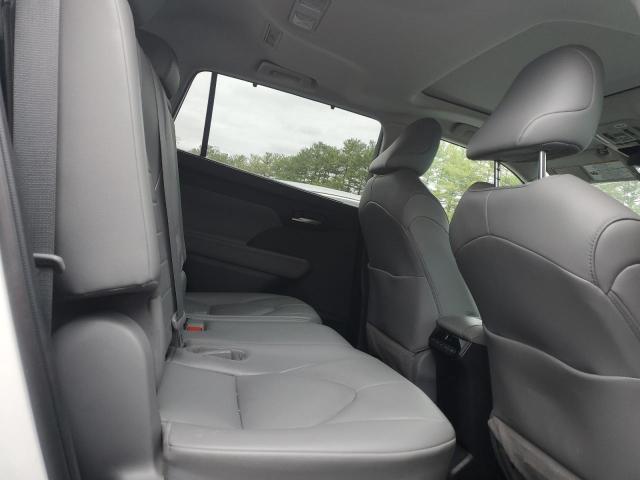 5TDHZRBH3MS543703 - 2021 TOYOTA HIGHLANDER XLE WHITE photo 10