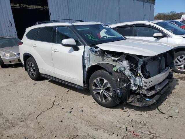 5TDHZRBH3MS543703 - 2021 TOYOTA HIGHLANDER XLE WHITE photo 4