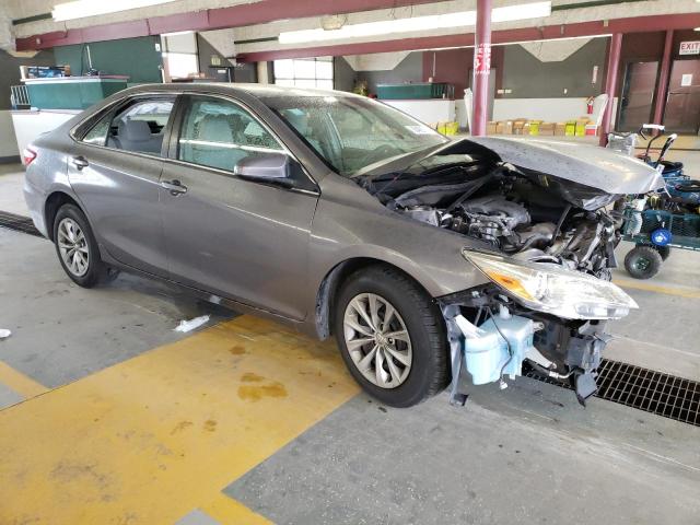 4T1BF1FK6FU011538 - 2015 TOYOTA CAMRY LE ნაცრისფერი ფოტო 4