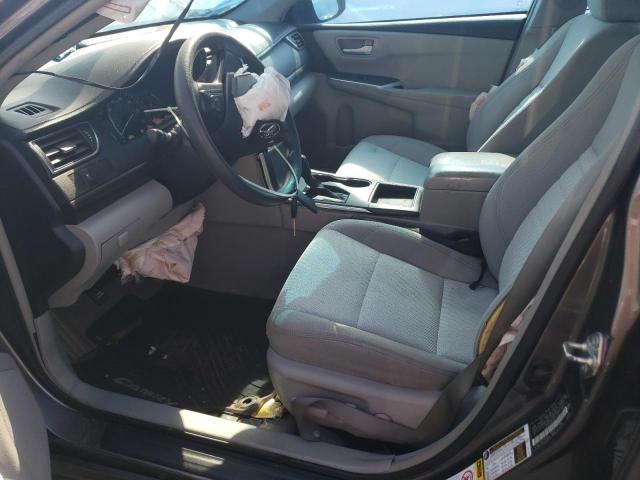 4T1BF1FK6FU011538 - 2015 TOYOTA CAMRY LE ნაცრისფერი ფოტო 7