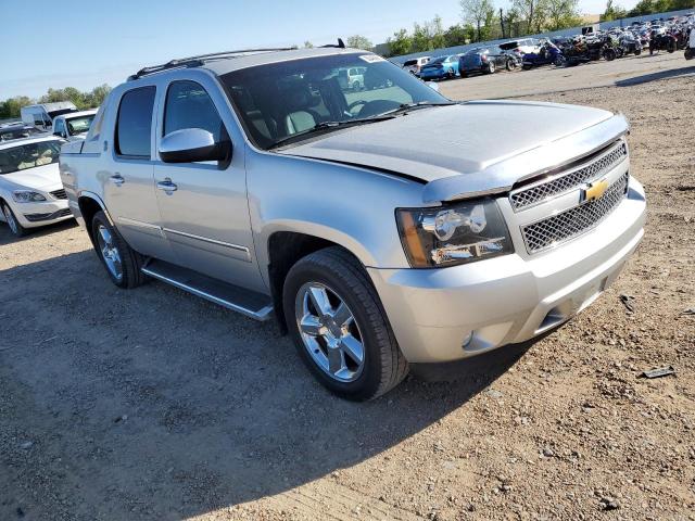 3GNTKGE78DG285156 - 2013 CHEVROLET AVALANCHE LTZ SILVER photo 4