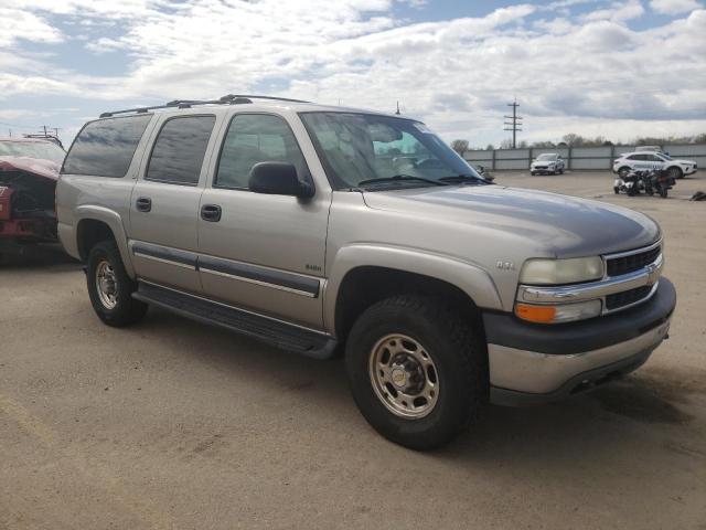 3GNGK26G22G137794 - 2002 CHEVROLET SUBURBAN K2500 WHITE photo 4