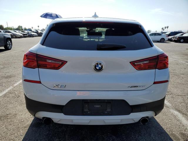 WBXYJ5C37JEF81459 - 2018 BMW X2 XDRIVE28I WHITE photo 6