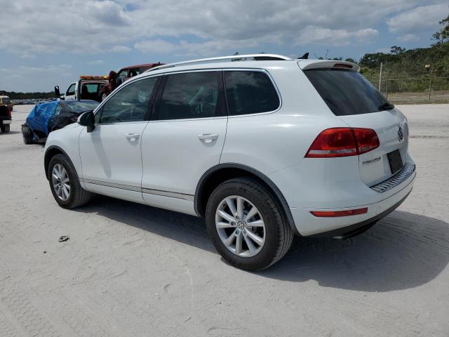 WVGEF9BP2DD003463 - 2013 VOLKSWAGEN TOUAREG V6 WHITE photo 2