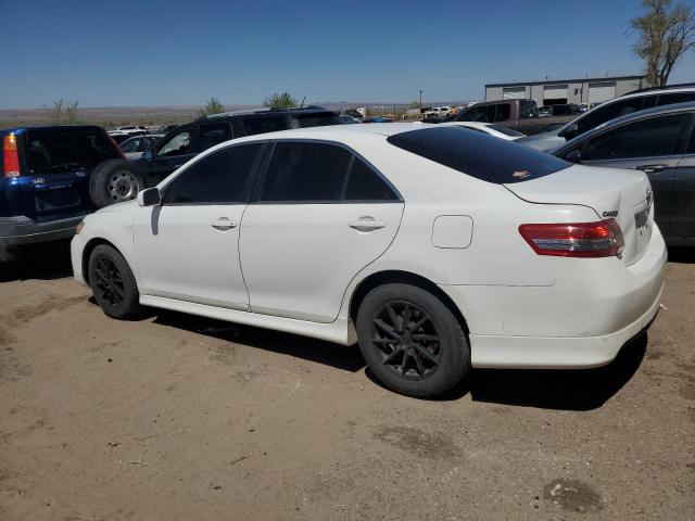 4T1BF3EK2AU552821 - 2010 TOYOTA CAMRY BASE WHITE photo 2