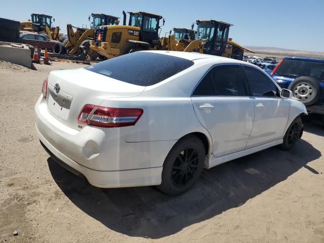 4T1BF3EK2AU552821 - 2010 TOYOTA CAMRY BASE WHITE photo 3