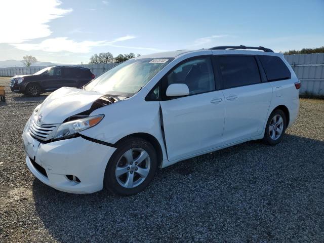 5TDKK3DC7GS703157 - 2016 TOYOTA SIENNA LE WHITE photo 1