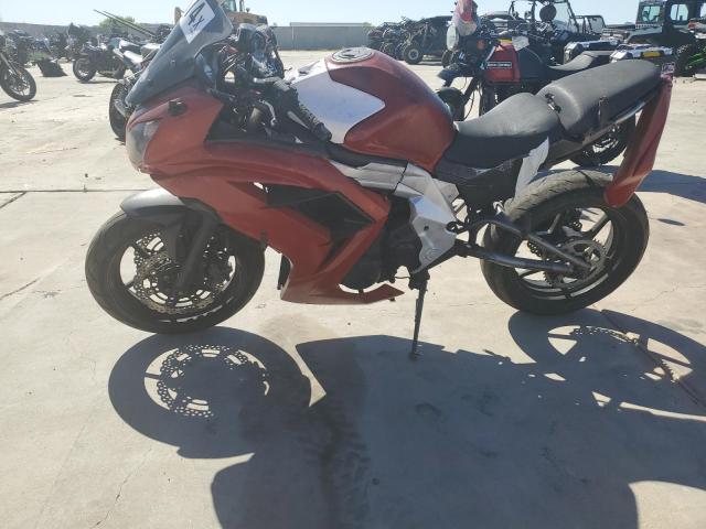 JKAEXEE19CDA05899 - 2012 KAWASAKI EX650 EC RED photo 3