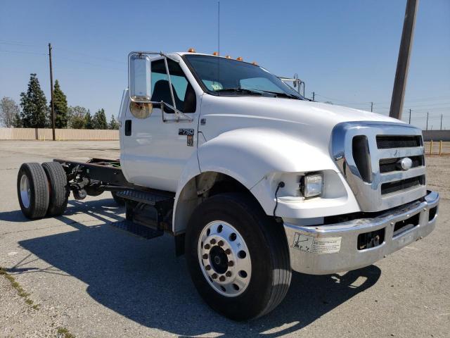 3FRXF75C29V094172 - 2009 FORD F750 SUPER DUTY WHITE photo 1