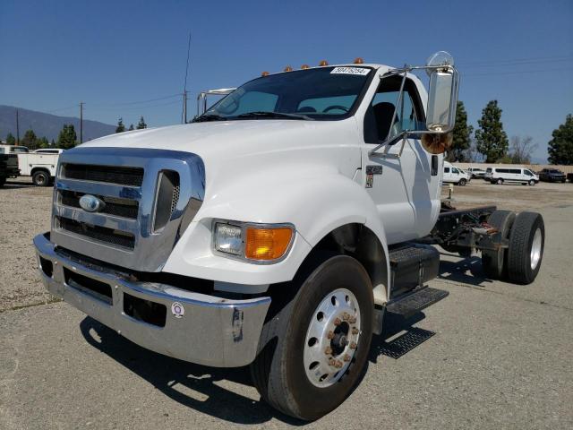 3FRXF75C29V094172 - 2009 FORD F750 SUPER DUTY WHITE photo 2