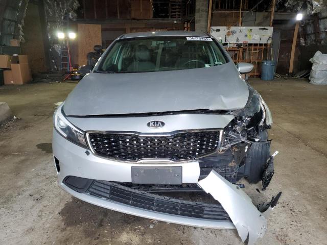 3KPFL4A76JE172496 - 2018 KIA FORTE LX SILVER photo 5