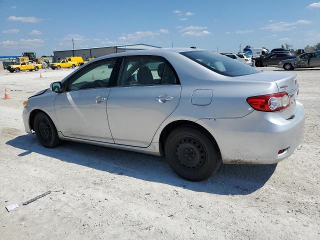2T1BU4EE5DC107727 - 2013 TOYOTA COROLLA BASE SILVER photo 2