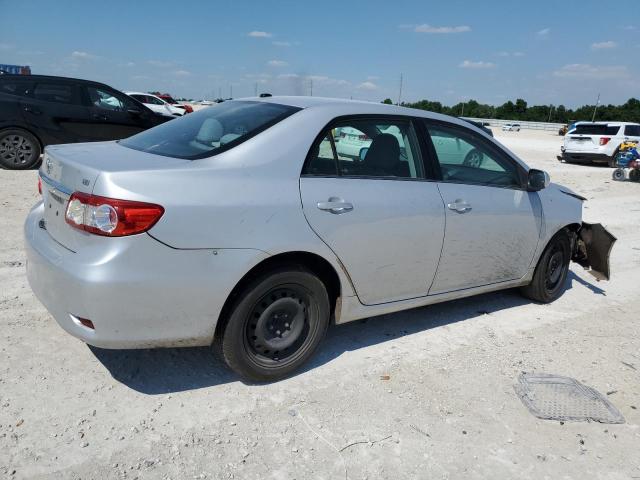 2T1BU4EE5DC107727 - 2013 TOYOTA COROLLA BASE SILVER photo 3